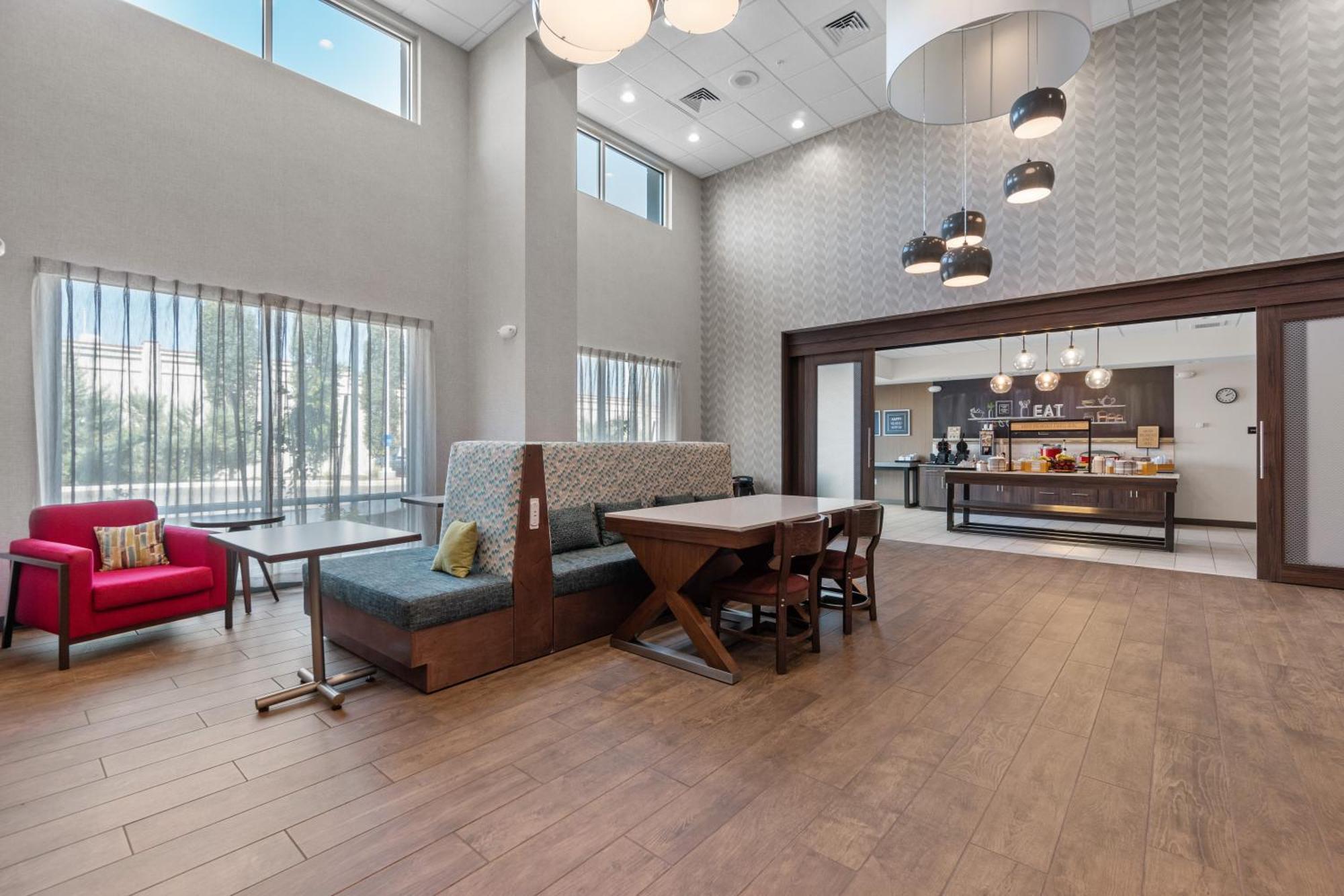 Hampton Inn Redmond Bend Airport 외부 사진